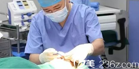 醫(yī)生精雕細(xì)琢隆鼻 醫(yī)生精雕細(xì)琢隆鼻