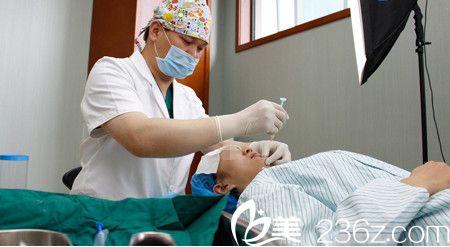 王興奎院長注射技術(shù)高超 王興奎院長注射技術(shù)高超