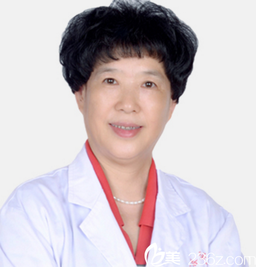 醫(yī)院院長 周玲 醫(yī)院院長 周玲