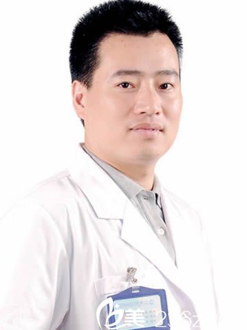 眼鼻部整形醫(yī)生_林平