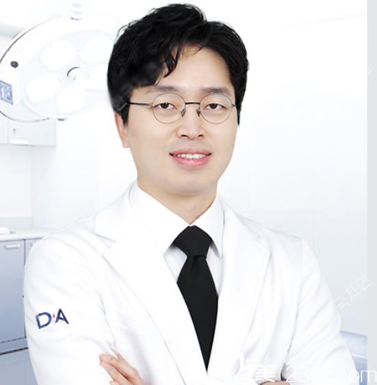 崔珉碩院長(zhǎng) 崔珉碩院長(zhǎng)