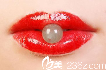美唇的標志就是擁有唇珠