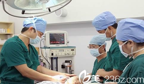 院內(nèi)匯集了多位<span style=