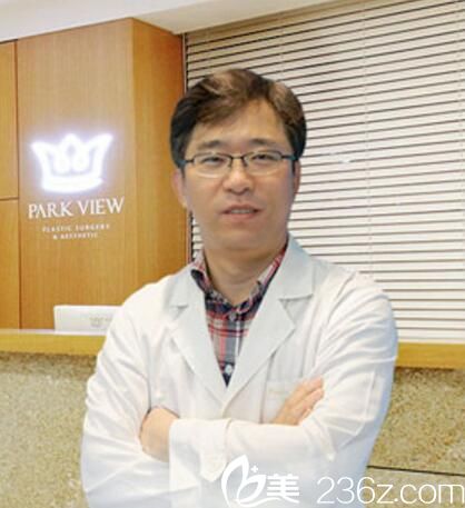 柳真用院長(zhǎng) 柳真用院長(zhǎng)