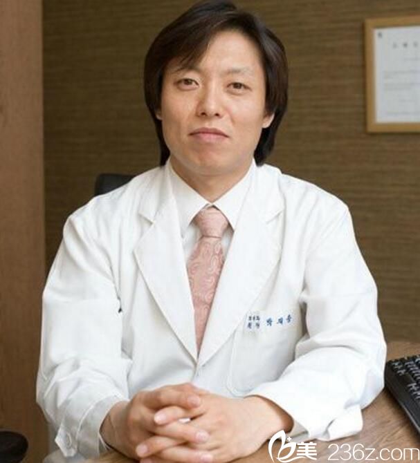 樸在雄 院長 韓國德社羅伊整形外科