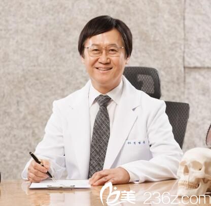 THESEROI(韓國(guó)德社羅伊整形外科)樸明旭院長(zhǎng)