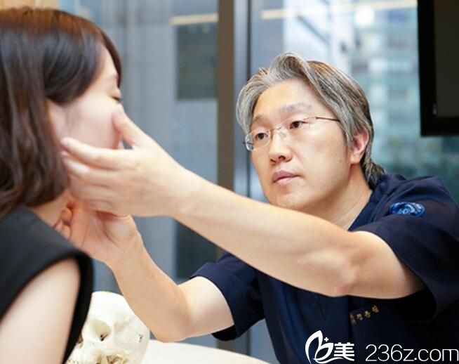 鄭鐘必 代表院長 灰姑娘整形外科 鄭鐘必 代表院長 灰姑娘整形外科