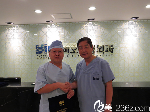 廣州健麗醫(yī)美曹寶濟(jì)與bio院長(zhǎng)合影 廣州健麗醫(yī)美曹寶濟(jì)與bio院長(zhǎng)合影