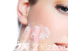 長痘涂抹藥物管用嗎