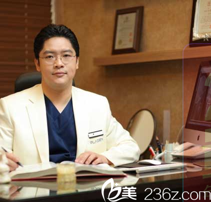 <!--<i data=20240703-sp></i>-->院長辦公圖