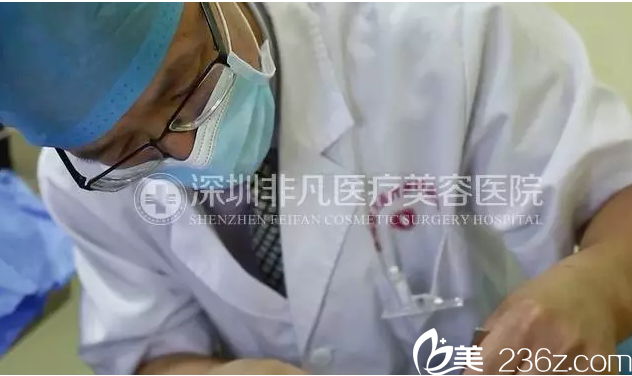 楊偉杰主任為我拆線 楊偉杰主任為我拆線