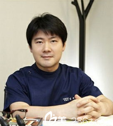 狎鷗亭延世醫(yī)院毛發(fā)移植金亨熙院長(zhǎng)