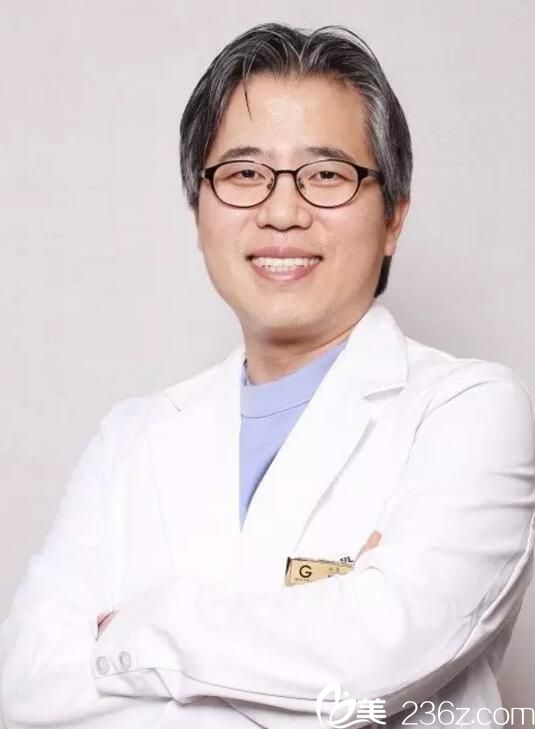 樸鍾喆 院長(zhǎng) 樸鍾喆 院長(zhǎng)