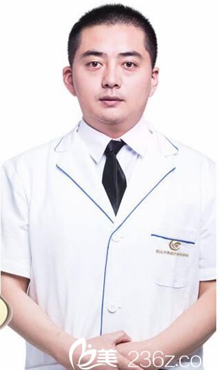包頭華美整形皮膚科閆候旺主任 包頭華美整形皮膚科閆候旺主任