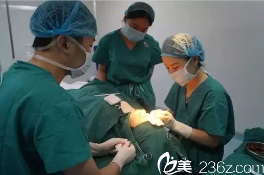 維美院長做雙眼皮手術(shù)