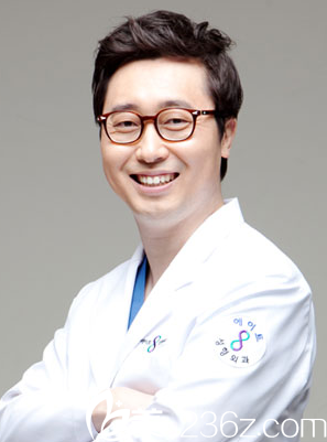 A特整形醫(yī)院姜院長