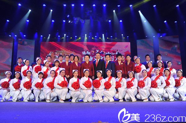 海南紅妝美容院員工合影 海南紅妝美容院員工合影