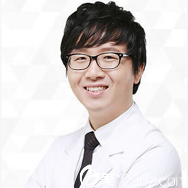 韓國(guó)奧納比整形外科柳錫泰院長(zhǎng) 韓國(guó)奧納比整形外科柳錫泰院長(zhǎng)