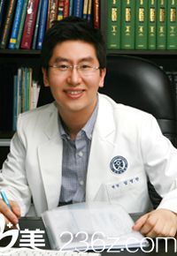 尹英煥院長(zhǎng) 尹英煥院長(zhǎng)