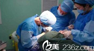 佳佳做隆鼻術中