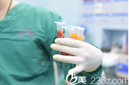 剛從大腿抽取的脂肪 剛從大腿抽取的脂肪