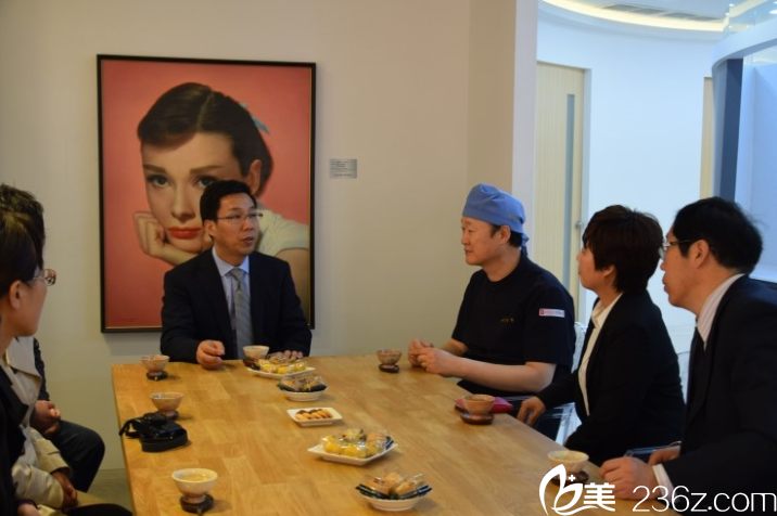 該院與西安<!--<i data=20240703-sp></i>--><!--<i data=20240703-sp></i>-->醫(yī)院學(xué)術(shù)交流