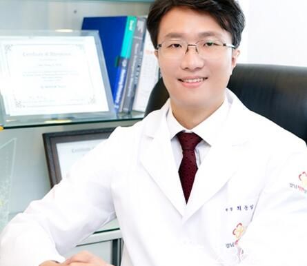 江南首延整形外科崔東一