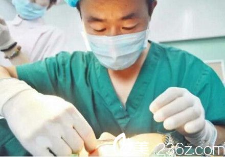 許昌博愛(ài)張保軍院長(zhǎng)手術(shù)照 許昌博愛(ài)張保軍院長(zhǎng)手術(shù)照