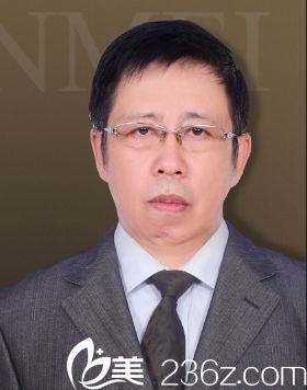 鐘舉然 北海韓美整形醫(yī)院主任醫(yī)師 鐘舉然 北海韓美整形醫(yī)院主任醫(yī)師