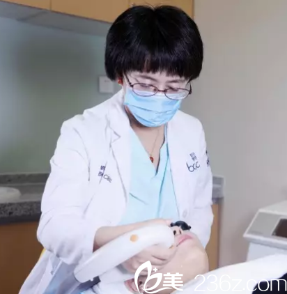 北京米揚(yáng)麗格醫(yī)療美容醫(yī)院王醫(yī)生工作照