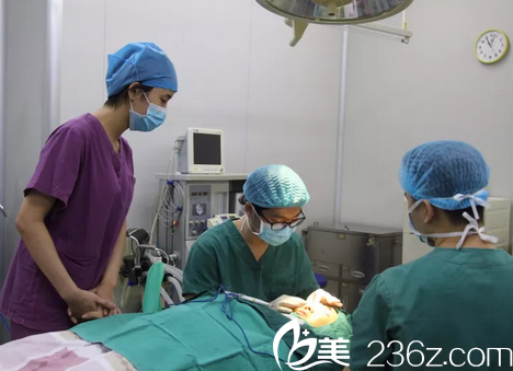 揭陽華美張旭雙眼皮手術過程圖