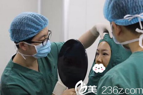 張旭醫(yī)生雙眼皮術后即刻樣子