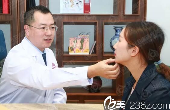 林廣興院長術(shù)前面診