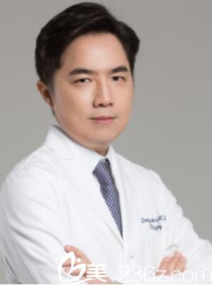 韓國首爾麗絲塔整形外科醫(yī)院金東奭