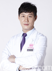 韓國(guó)加美整形外科醫(yī)院 代表院長(zhǎng)樸建昱