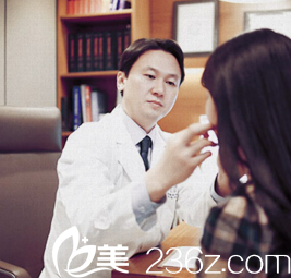 任院長術(shù)前面診