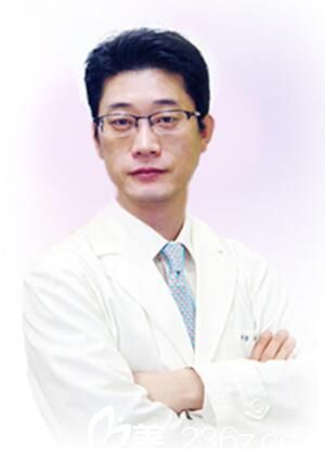 韓國CO&YOU整形外科李燦烈