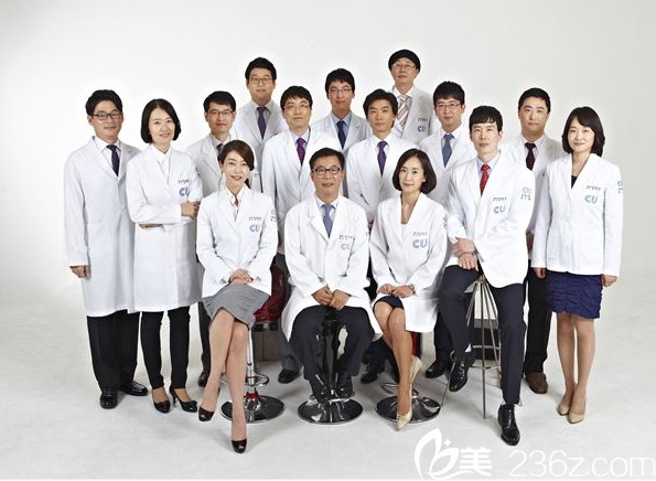 醫(yī)生團(tuán)隊(duì)