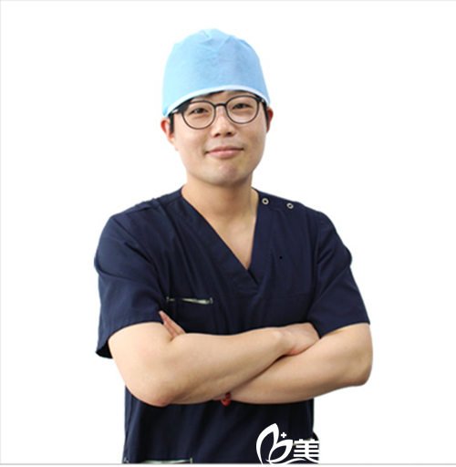 韓國(guó)狎鷗亭TOPLINE整形醫(yī)院院長(zhǎng) 金大鉉 韓國(guó)狎鷗亭TOPLINE整形醫(yī)院院長(zhǎng) 金大鉉