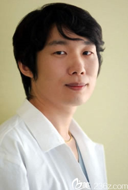 韓國(guó)金志薰整形外科院長(zhǎng)金志薰 韓國(guó)金志薰整形外科院長(zhǎng)金志薰