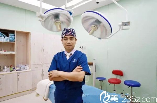 美容整形醫(yī)院合作副主任醫(yī)師史希杰