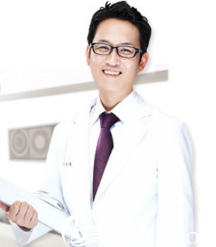 韓國(guó)歐諾拉整形醫(yī)院院長(zhǎng)李志英 韓國(guó)歐諾拉整形醫(yī)院院長(zhǎng)李志英