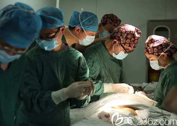 嘉興曙光王旭明院長(zhǎng)隆鼻手術(shù)過(guò)程 嘉興曙光王旭明院長(zhǎng)隆鼻手術(shù)過(guò)程