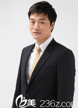 韓國(guó)時(shí)雨整形外科醫(yī)院院長(zhǎng)李時(shí)雨 韓國(guó)時(shí)雨整形外科醫(yī)院院長(zhǎng)李時(shí)雨