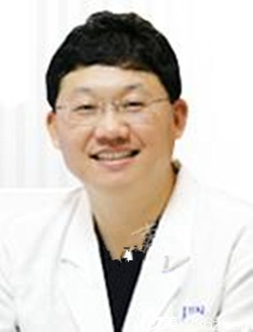 韓國知人整形外科整形醫(yī)生梁奎相