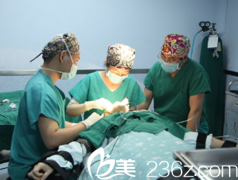 手術(shù)時候的照片
