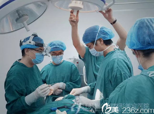 蒜頭鼻手術(shù)矯正過程中 蒜頭鼻手術(shù)矯正過程中