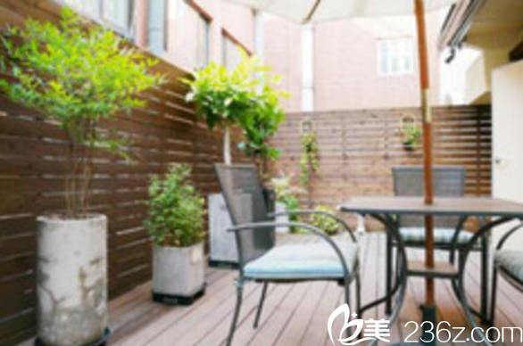 院內(nèi)一角 院內(nèi)一角