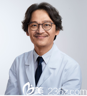 韓國德嘉整形外科醫(yī)院鄭院長 韓國德嘉整形外科醫(yī)院鄭院長