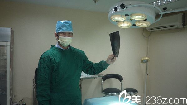 李英春醫(yī)生 李英春醫(yī)生